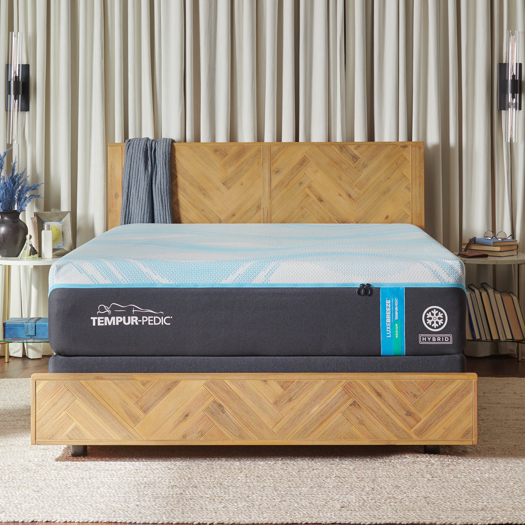 Tempur-Pedic® LuxeBreeze® - Medium Hybrid