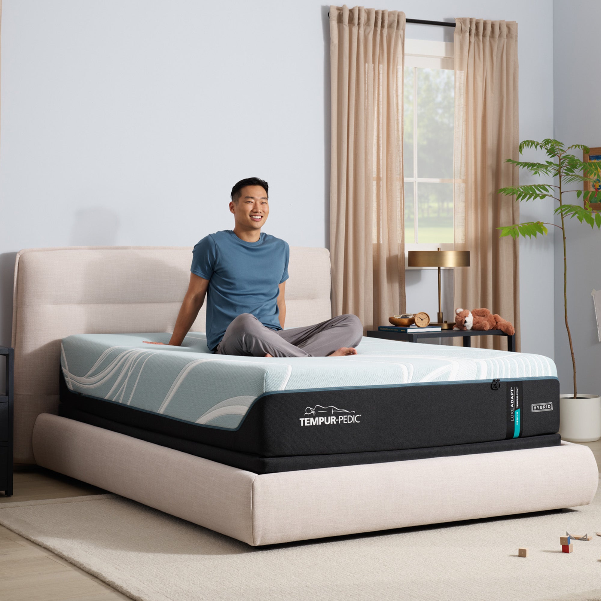 Tempur-Pedic® LuxeAdapt® - Medium Hybrid